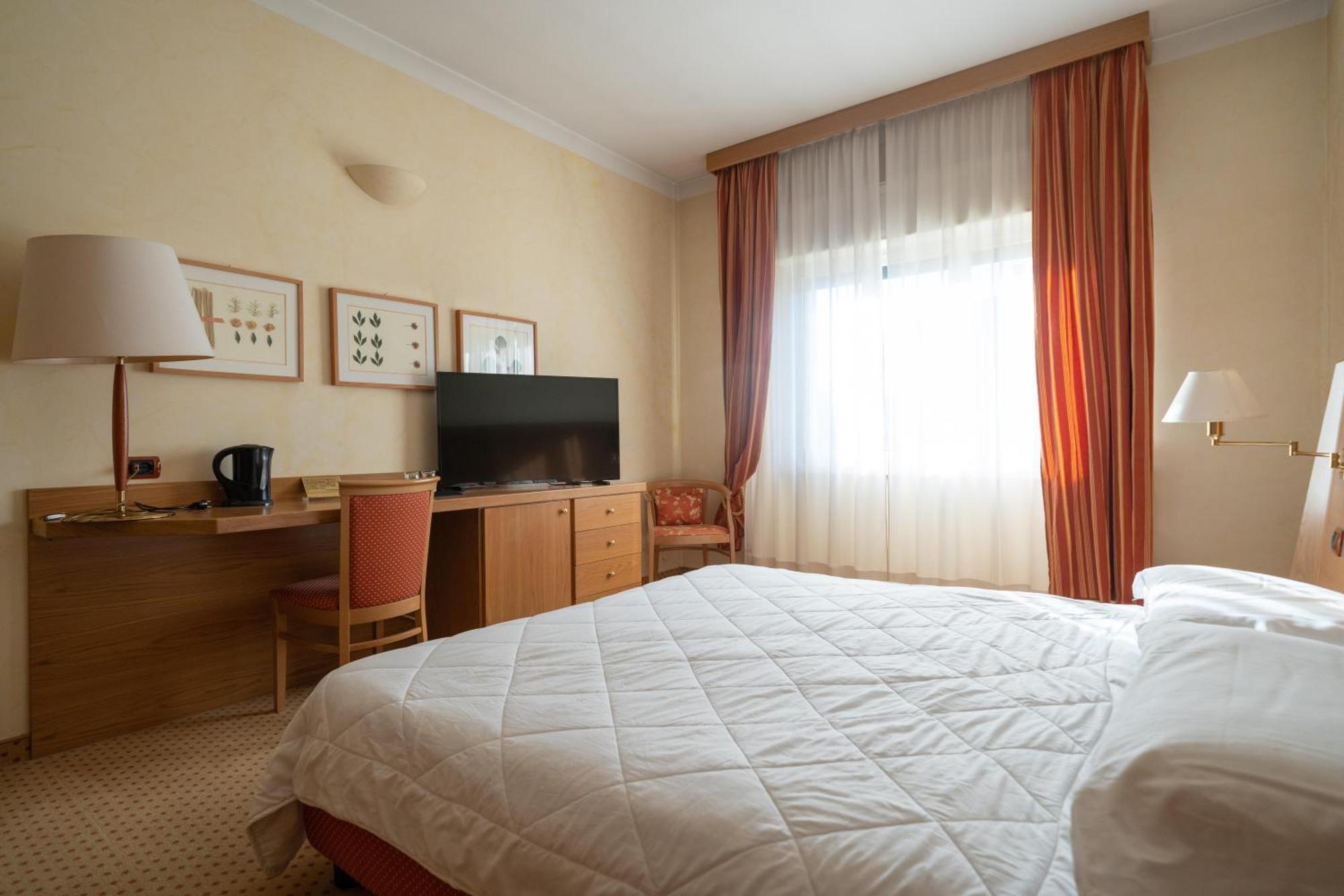 Hotel San Pancrazio Trescore Balneario Exterior foto